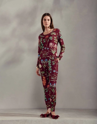 5---jules_marigold_trousers_long_burgundy_101793_275_lr_s3_p