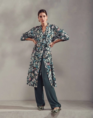 3---ilona_aleste_kimono_slate_grey_101800_662_lr_s1_p