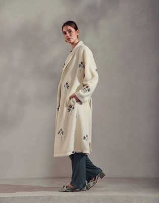 4---sammie_embroidery_kimono_long_vanilla_101806_292_lr_s2_p