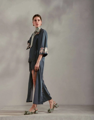 5---evi_veronique_kimono_slate_grey_101808_662_lr_s3_p