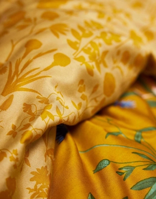 3---Marigold_Duvet_cover_Flower_ochre_101876_665_LR_D2_P