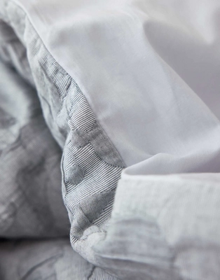 3---maribel_duvet_cover_grey_101890_142_lr_d2_p