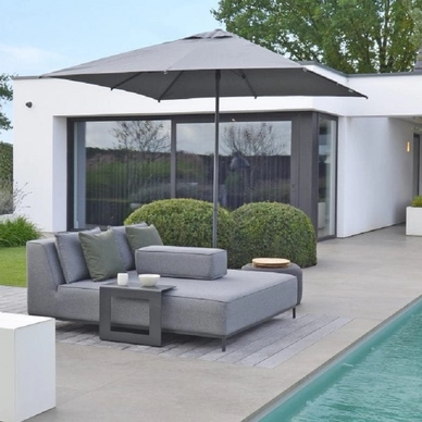 2---2020-ML-Outdoor-fabric-West-daybed-Aluminium-Riff-side-table-Parasol-Owen-250x250-1-1024x640