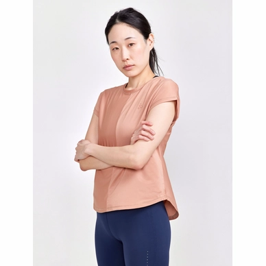 2---2807_8e705c9f67-1911242-791000_core-essence-ss-tee-w_closeup1-original