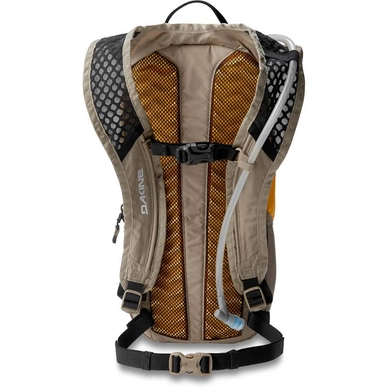 2---Dakine-Session-8L-Bike-Rucksack-inkl-2L-Trinksystem-Golden-Glow-2473-BACK