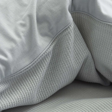 2---ELVOR_SOFT_GREY_DETAIL_LR