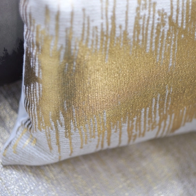 Sierkussen KAAT Amsterdam Ethnic Gold
