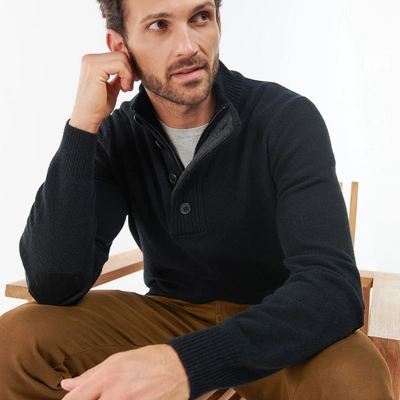 2---MKN0585BK31_AW22_front_model_1
