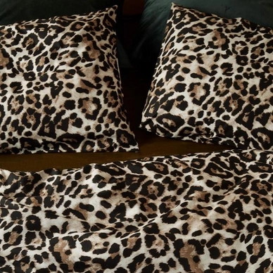 2---Untamed_Brown_Detail_