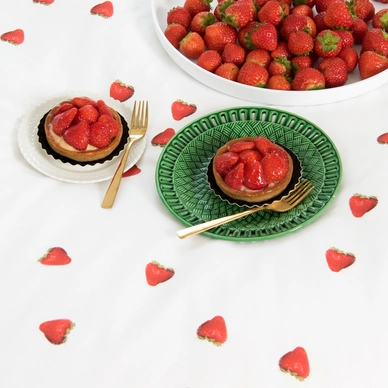 2---strawberries_rgb-3018