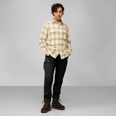 3---ovik_heavy_flannel_shirt_w_86999-113-196_a_model_fjr