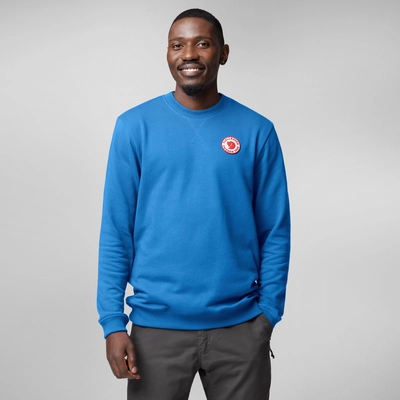 3---1960_logo_badge_sweater_m_87163-538_a_model_fjr