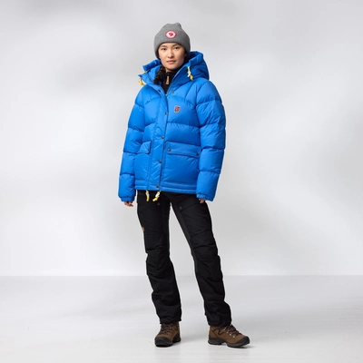 expedition_down_lite_jacket_w_89995-525_c_model_fjr