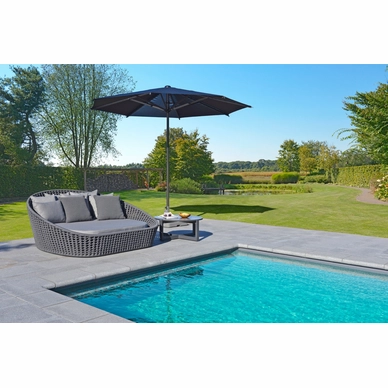 2019 Borek Ardenza belt Vigo daybed Studio Borek - Dekton Faro coffee table Bertram Beerbaum - Aluminium Arizona parasol_preview