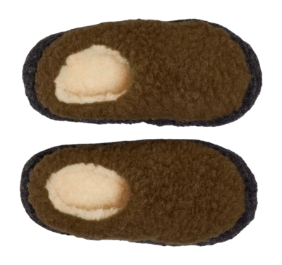 The Nordic Low - Caramel_Charcoal Black - top view-_no-bg