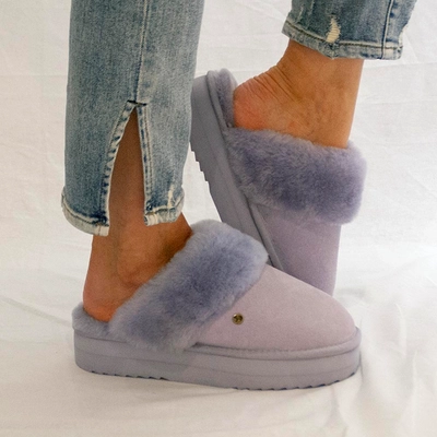 4---fls371044-on-foot