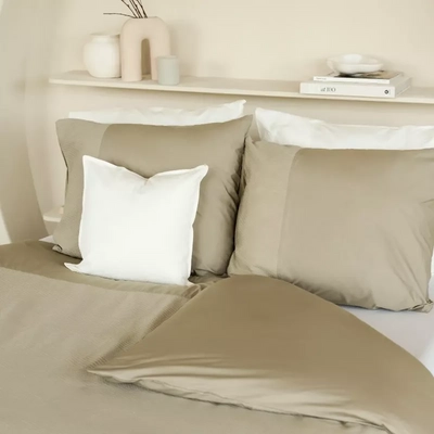 2---VNM-LIVA-KAKI_sfeer-2_800x800