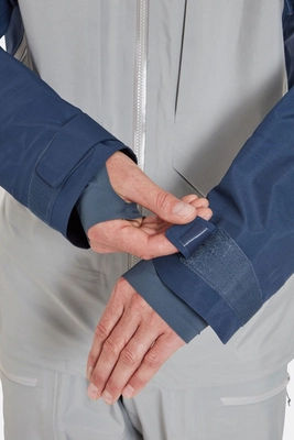 10---khroma_converge_jacket_tempestblue_lightzinc_qfg_27_tlz_model_detail_12_1