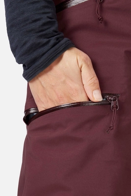 6---womens_khroma_diffuse_gtx_pants_deepheather_qwh_84_deh_model_detail_03