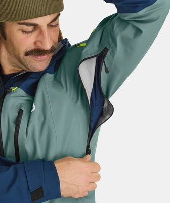4---70850-54202-3L_DEEP_SHELL_JACKET-D-01 (1)