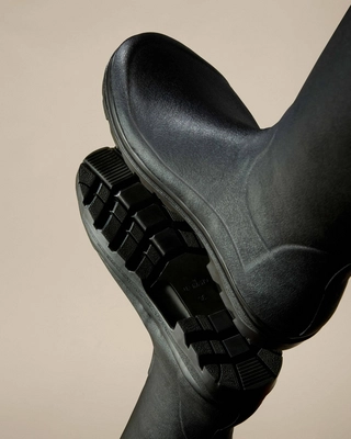 7---le-chameau-women-vierzonord-neoprene-lined-boot-black_sole