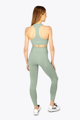 APP00066_9048_6_Women_Tech_Sports_Bra_Jadeite_1162x@2x