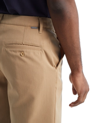 4---SS22-Men-Berlin-Shorts-SAND-0A56KE073_6
