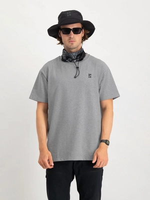 3---pb150410_gray_torso_kort_RAW_2