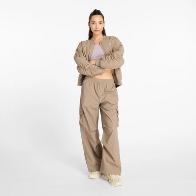 Broek New Balance Women Nylon Cargo Pant Light Mushroom