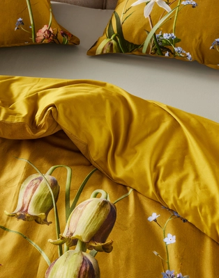 2---Ficaria_Duvet_cover_Flower_ochre_101587_665_LR_D1_P