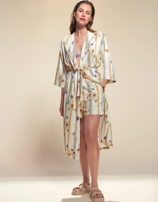 Ilona_Amare_Kimono_Vanilla_102204_292_LR_S2_P