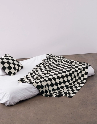 Rykki_Plaid_Black_101910_105_LR_S2_P