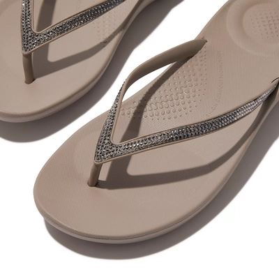 3---IQUSHION-OMBRE-SPARKLE-FLIP-FLOPS-ON-TAUPE-PEWTER_DG5-C44_2
