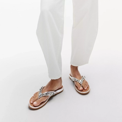 4---GRACIE-JEWEL-DELUXE-METALLIC-LEATHER-FLIP-FLOPS-SILVER_HT9-011_1
