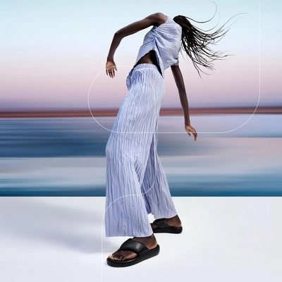5---IQUSHION-D-LUXE-PADDED-LEATHER-TOE-POST-SANDALS-ALL-BLACK_JB6-090_4