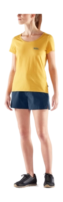 high_coast_lite_shorts_w_89431-560_c_model_fjr-_no-bg