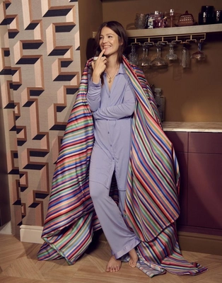 5---donna_duvet_cover_multi_102305_165_lr_s2_p