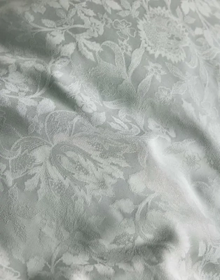 5---felipa_duvet_cover_dusty_green_100786_368_lr_s2_p