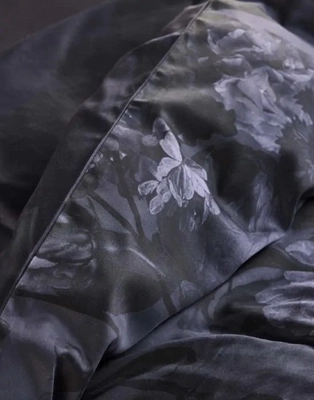 3---floor_duvet_cover_nightblue_101084_169_lr_d1_p