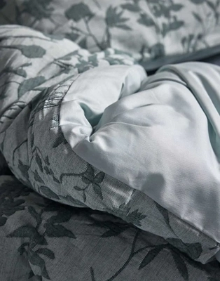 3---maribel_duvet_cover_green_101979_140_lr_d2_p