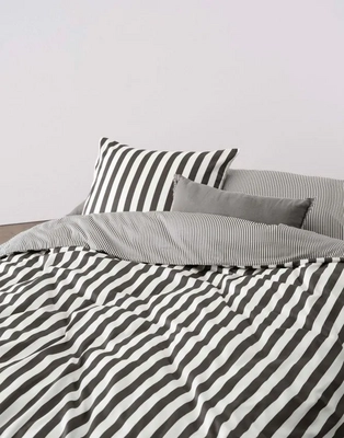 2---classic_stripe_duvet_cover_anthracite_101816_100_lr_d1_p