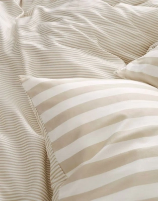 3---classic_stripe_duvet_cover_oatmeal_101816_170_lr_d2_p