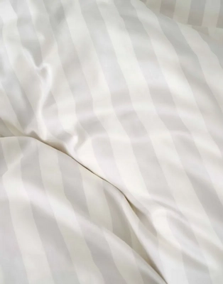 2---classic_stripe_duvet_cover_silver_101816_194_lr_d1_p