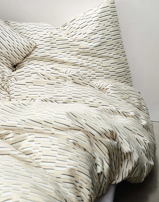 5---harpa_duvet_cover_oatmeal_102309_170_lr_s6_p