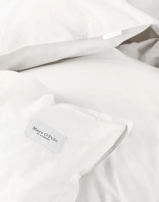 4---tove_duvet_cover_white_101106_204_lr_d2_p