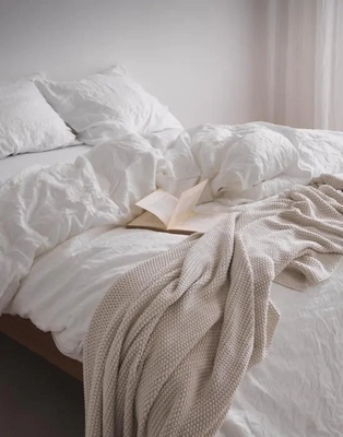 4---valka_duvet_cover_white_730298_100_204_lr_s1_p