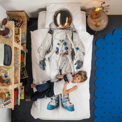 3---SNURK_Astronaut1_74eb7d01-35e9-48a7-be91-10cb4634e8d3