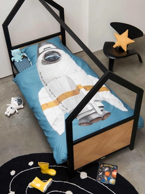 3---Rocket_Smokey_Blue_1pers_rgb-9726