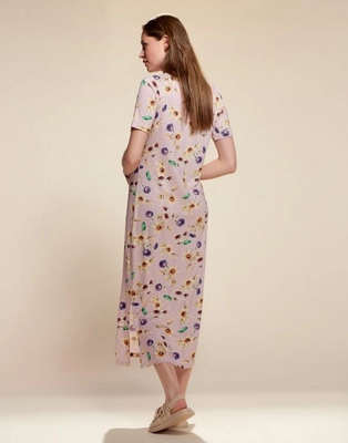 4---titia_fiorre_nightdress_short_sleeve_pale_lilac_102162_690_lr_s3_p