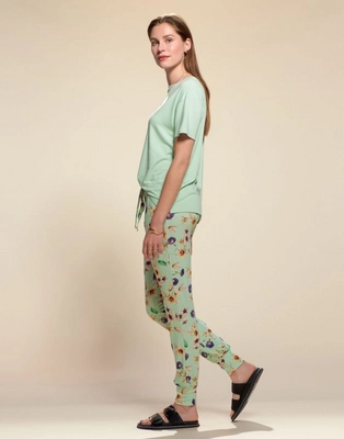 4---denna_uni_top_short_sleeve_subtle_green_102180_679_lr_s2_p